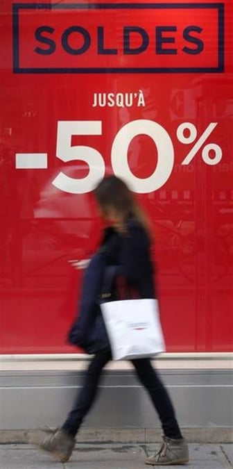 Démarrage en demi-teinte des soldes d'hiver