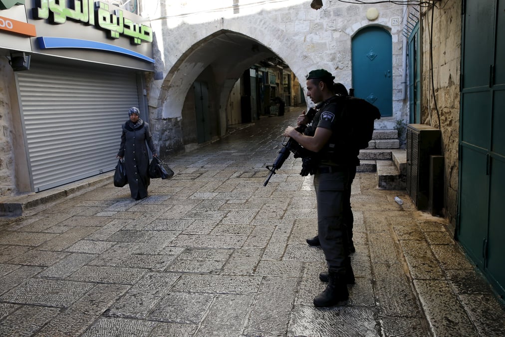 Un palestinien arme d’un couteau abattu par la police israelienne a jerusalem