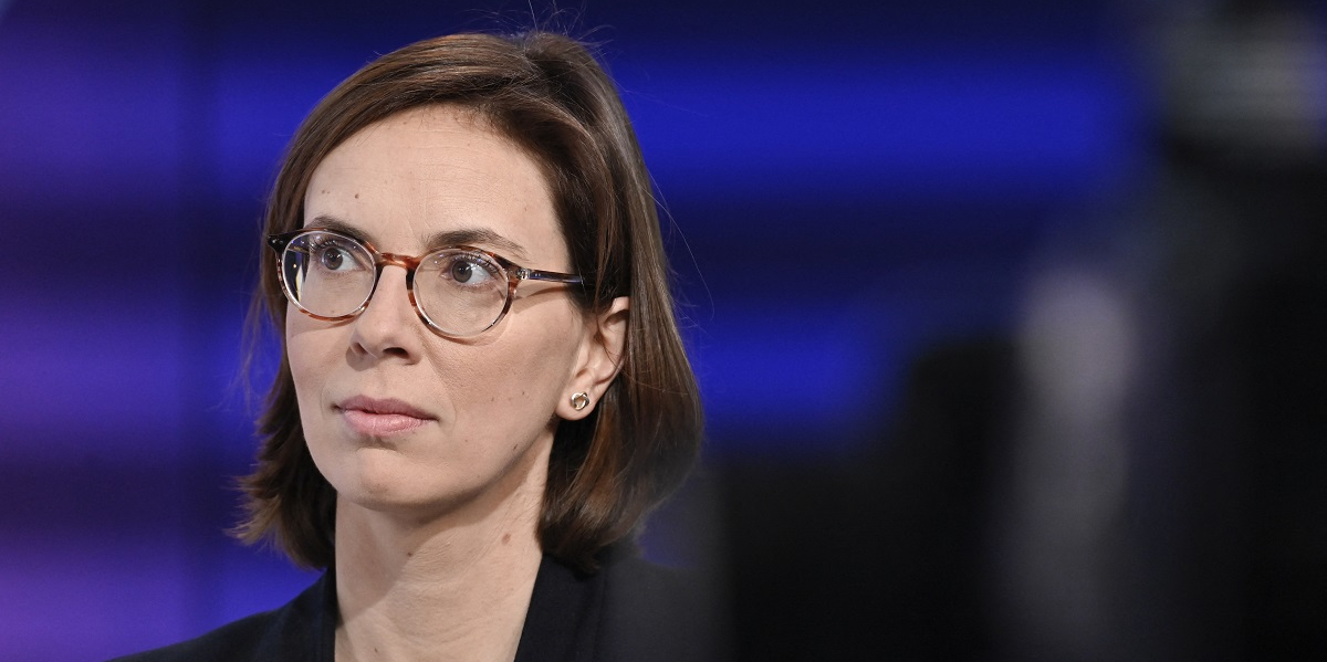 La ministre des Comptes publics, Amélie de Montchalin, est favorable à un référendum qui pourrait poser la question d'un élargissement de « la base de financement des politiques sociales dans notre pays » (photo d'archive).