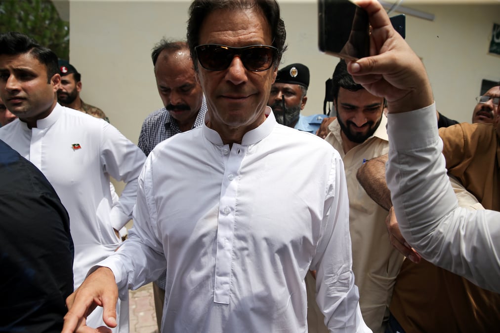 Pakistan: le parti d'imran khan en tete des resultats partiels