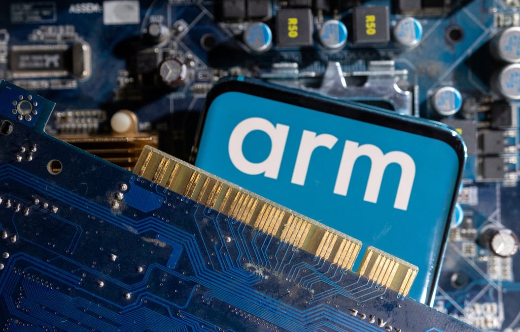 Arm entre en Bourse ce jeudi et SoftBank espère bien le faire passer pour une entreprise d'intelligence artificielle.