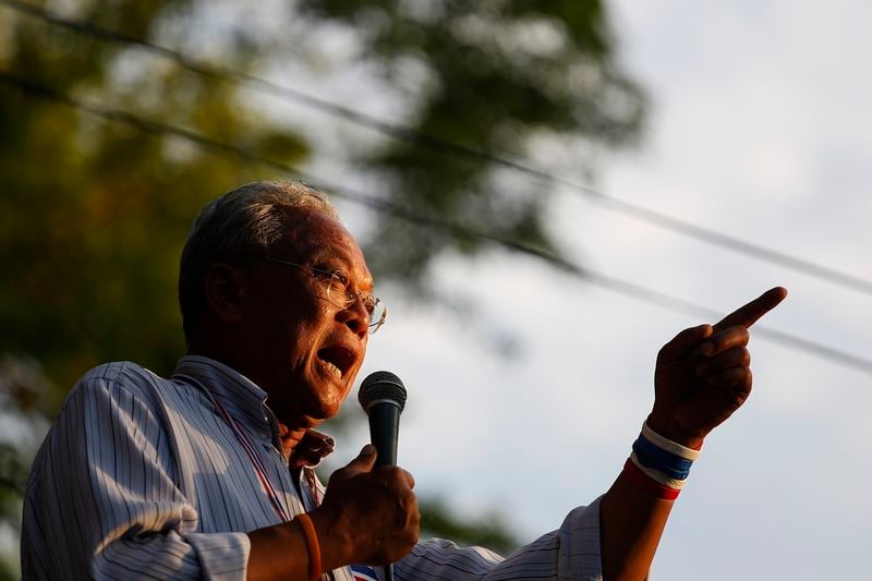 Les "chemises rouges" manifestent à leur tour à Bangkok