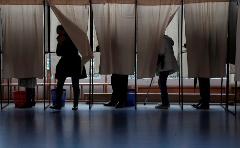 La bipolarisation du paysage politique francais vole en eclats