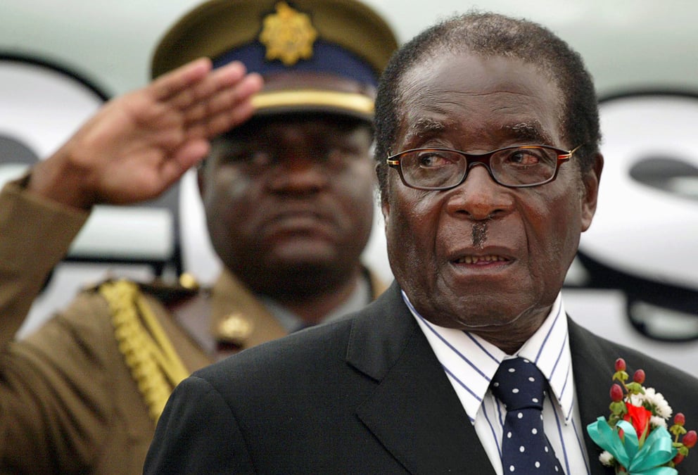 Le parti au pouvoir au zimbabwe prepare l'eviction de mugabe