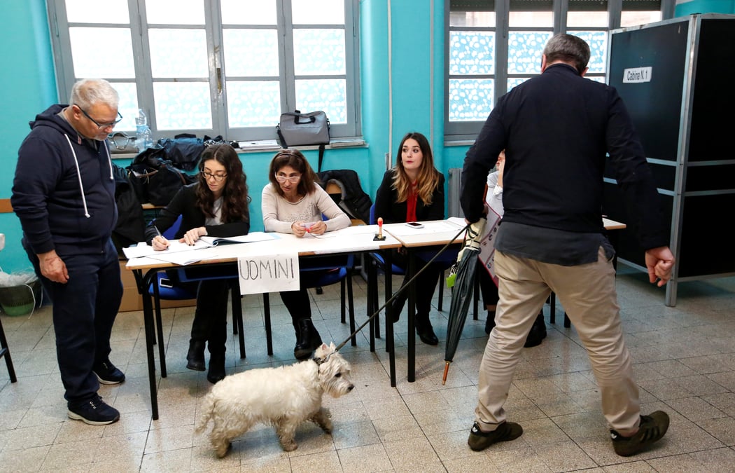 Plus d'un electeur europeen sur deux s'est deplace