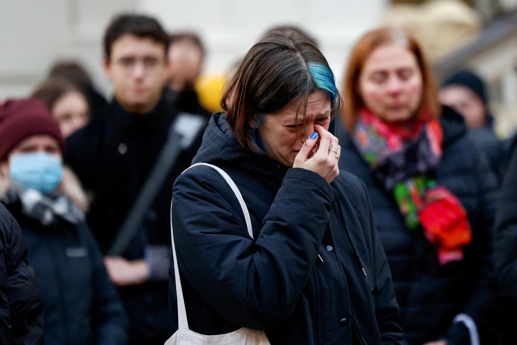 Veillee apres une fusillade dans l'un des batiments de l'universite charles a prague