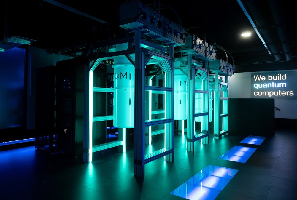 99% de nos technologies modernes (laser, GPS, IRM) viennent de la physique quantique, prouvant l'influence énorme de ces découvertes sur notre quotidien.