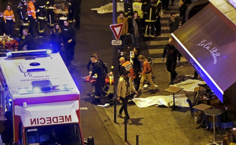 Les attentats de paris ont fait au moins 40 morts et 60 blesses
