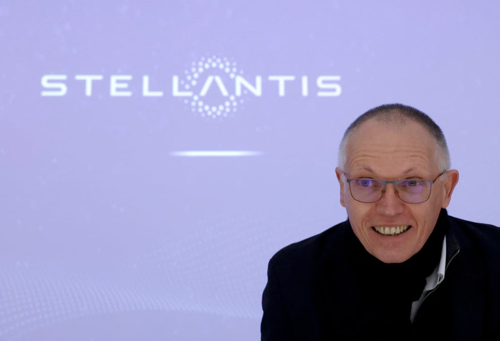 Le directeur general de stellantis carlos tavares