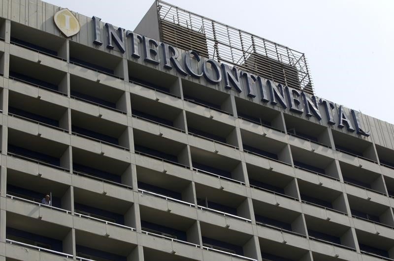 Un fonds exhorte IHG à examiner une offre d'achat