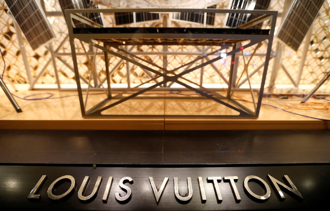 Vuitton accroit ses capacites de production face a la demande chinoise
