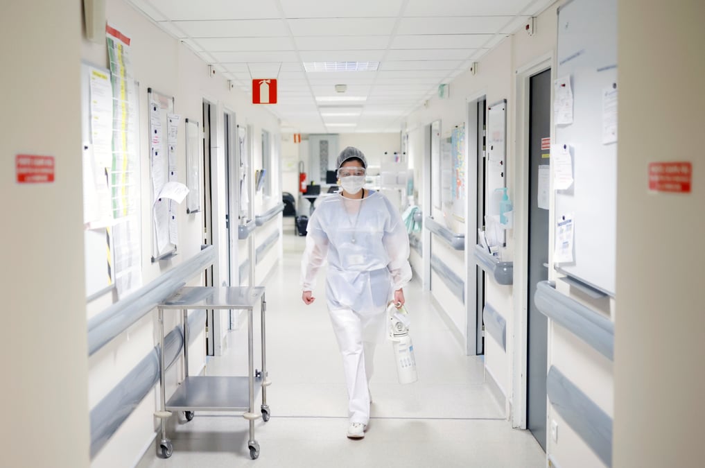France: surmortalite et chute historique des mariages en 2020 avec le coronavirus, rapporte l'insee