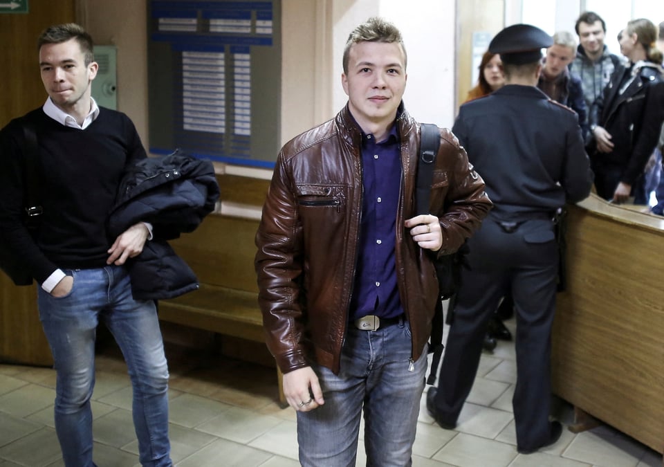 L'opposant bielorusse roman protasevich a son arrivee au tribunal de minsk