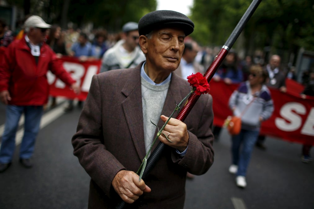 Le portugal fete le 45e anniversaire de la "revolution des oeillets"