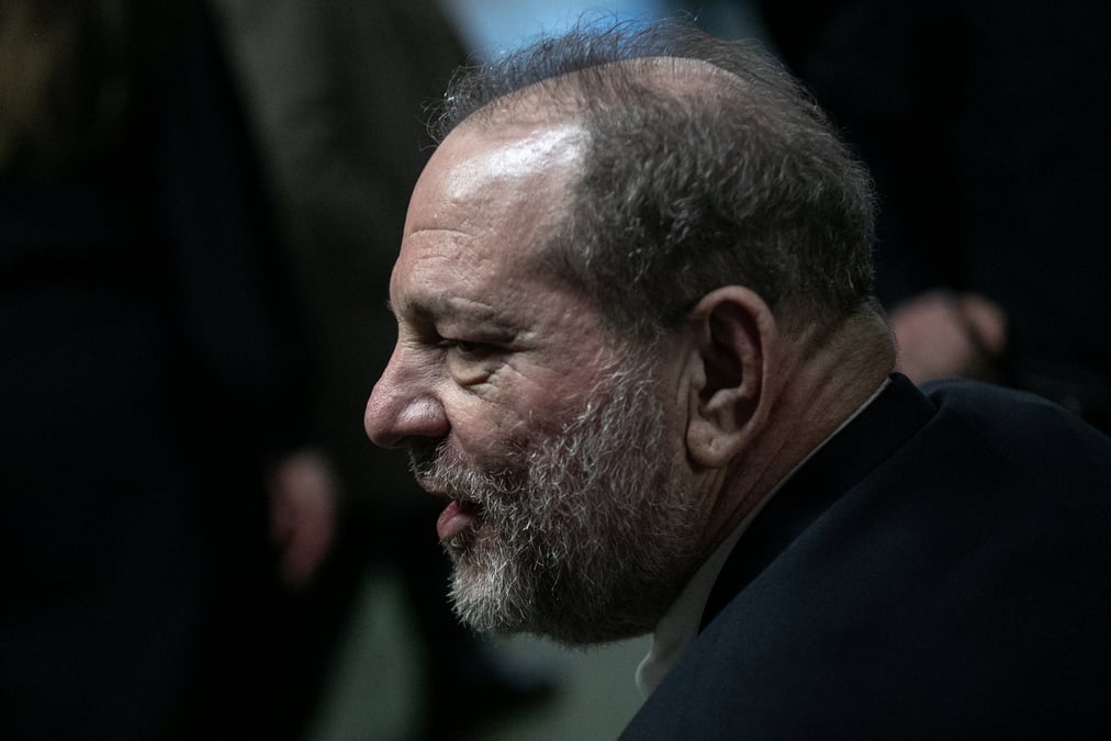 Usa: la defense de weinstein met en doute la credibilite des accusatrices