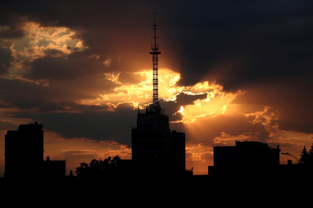 Ukraine: un site nucleaire touche mais radiations normales