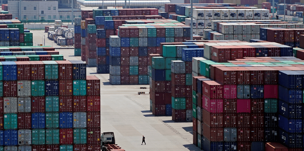 Cette dynamique s'explique par une forte hausse des exportations, selon l'INE, qui ont progressé de +3,3% sur trois mois après avoir déjà grimpé de +2,8% fin 2023 (photo d'illustration).
