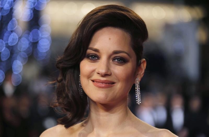 Marion cotillard nie tout role dans le divorce pitt-jolie