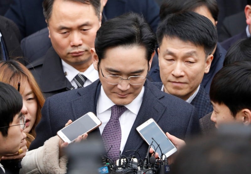 Le patron de samsung entendu plus de 15 heures par la justice