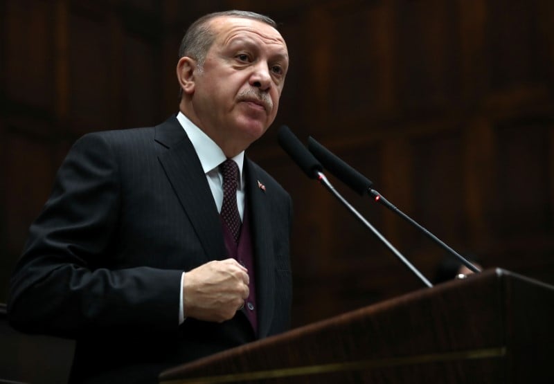 Erdogan denonce a nouveau le soutien americain aux milices kurdes ypg