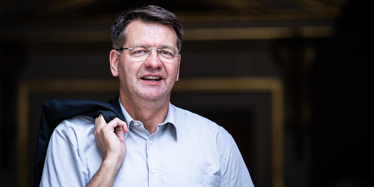 Patrice Vergriete à la sortie de la réunion de travail avec les membres du gouvernement pour faire le point sur l'avancement des Jeux Olympiques et Paralympiques de Paris 2024 à l'Hôtel de Matignon, à Paris, le 31 juillet 2024.