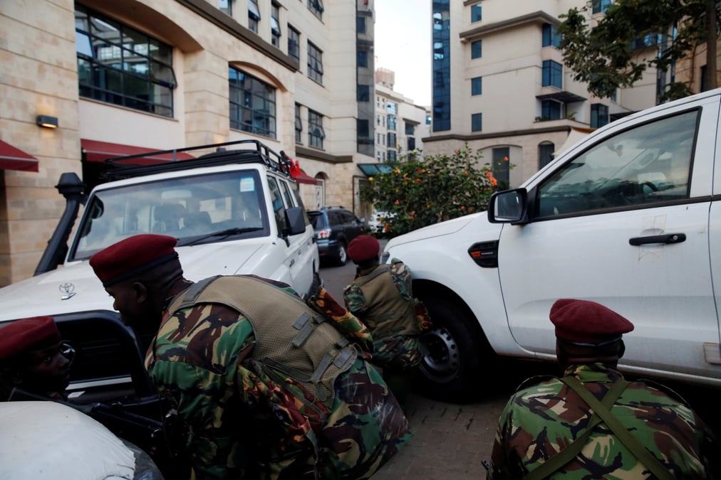 Intense fusillade dans le complexe hotelier attaque a nairobi, un temoin parle d'au moins quatre corps