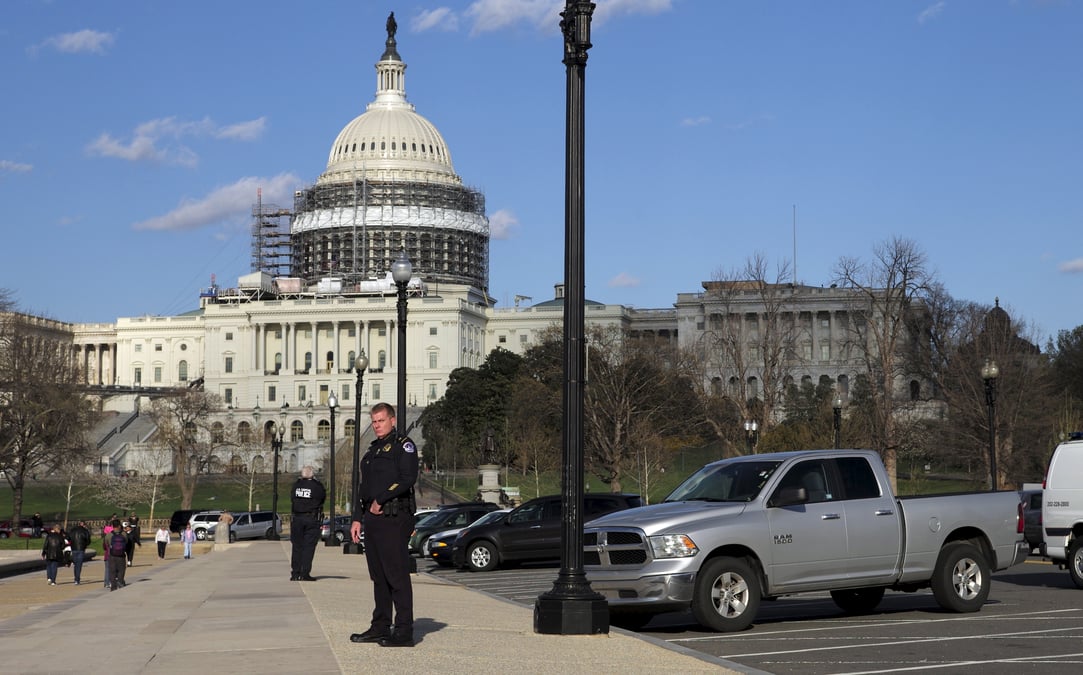 Fermeture du capitole apres une alerte au colis suspect
