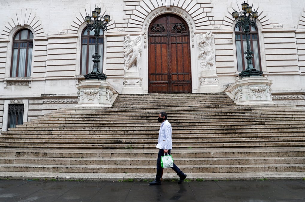 Coronavirus: nouvelle baisse du nombre de deces quotidiens en italie