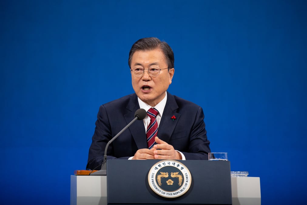 Moon s'entretient avec biden, promet une alliance seoul-washington renforcee