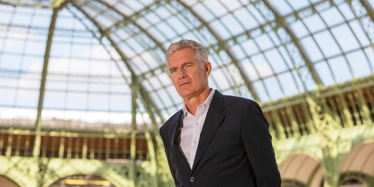 Didier Fusillier sous la verrière du Grand Palais.