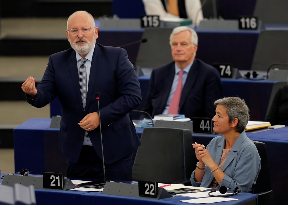 Macron cite vestager et barnier pour la commission europeenne