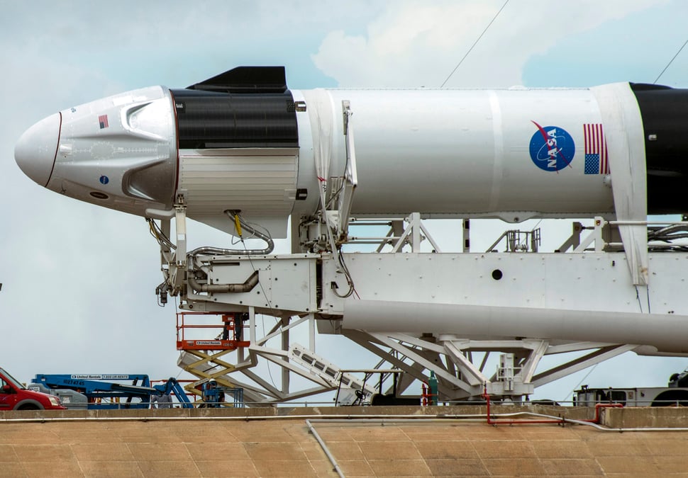 La nasa lance son premier vol habite avec spacex depuis 2011