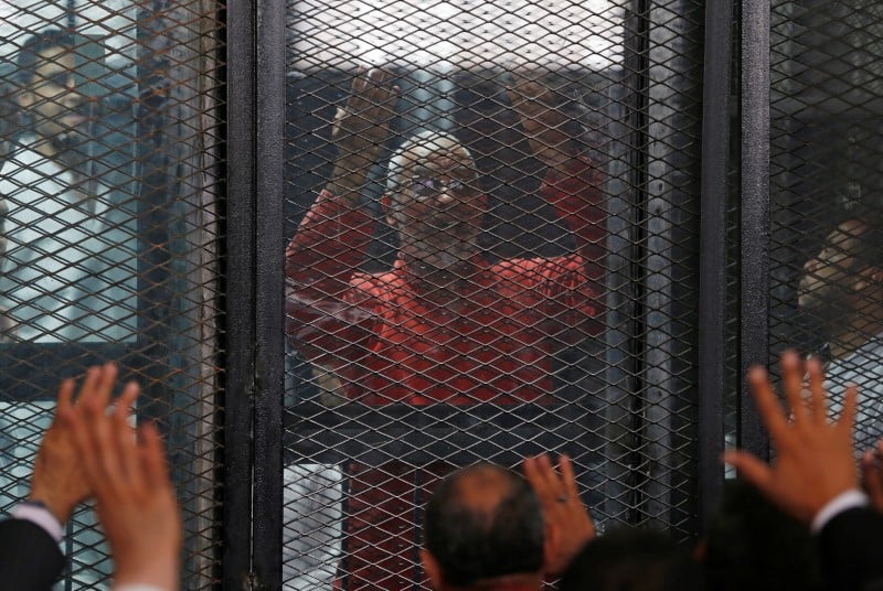 Egypte: prison a vie confirmee pour le chef des freres musulmans
