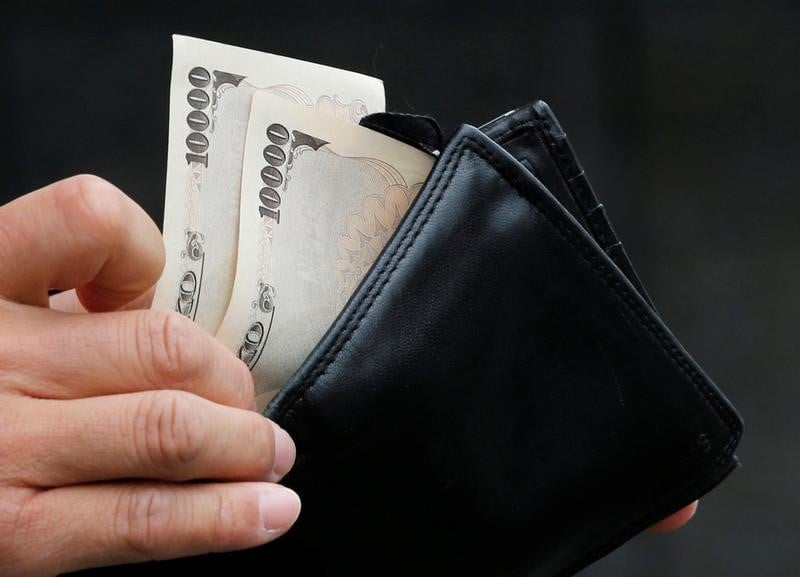 Tokyo finit en hausse