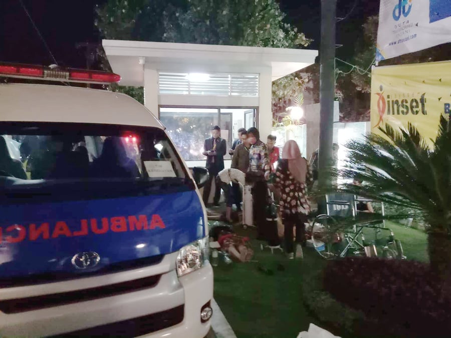 Alerte au tsunami en indonesie apres un seisme de magnitude 7