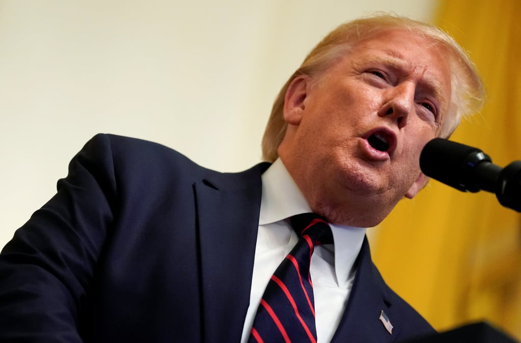 Donald trump promulgue une loi pour eviter un shutdown a court terme