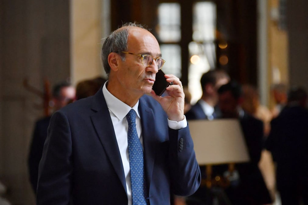 Le député Eric Woerth a présenté son rapport sur la décentralisation, jeudi 30 mai, à Emmanuel Macron.