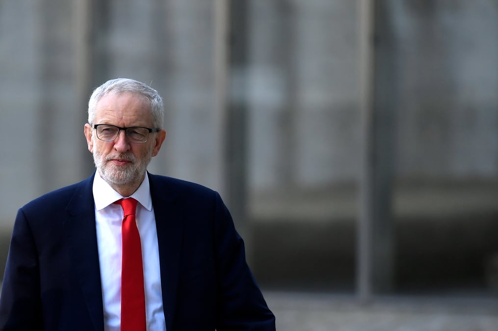 Brexit: le chef de file du labour "tres heureux" de rencontrer may