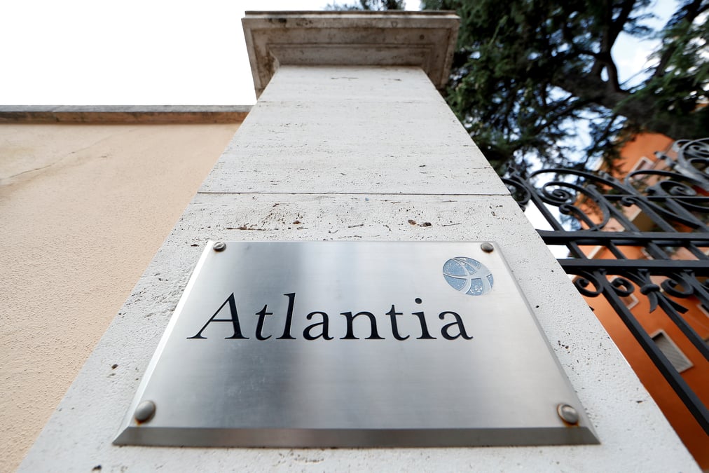 Atlantia etudie une entree au capital d'alitalia