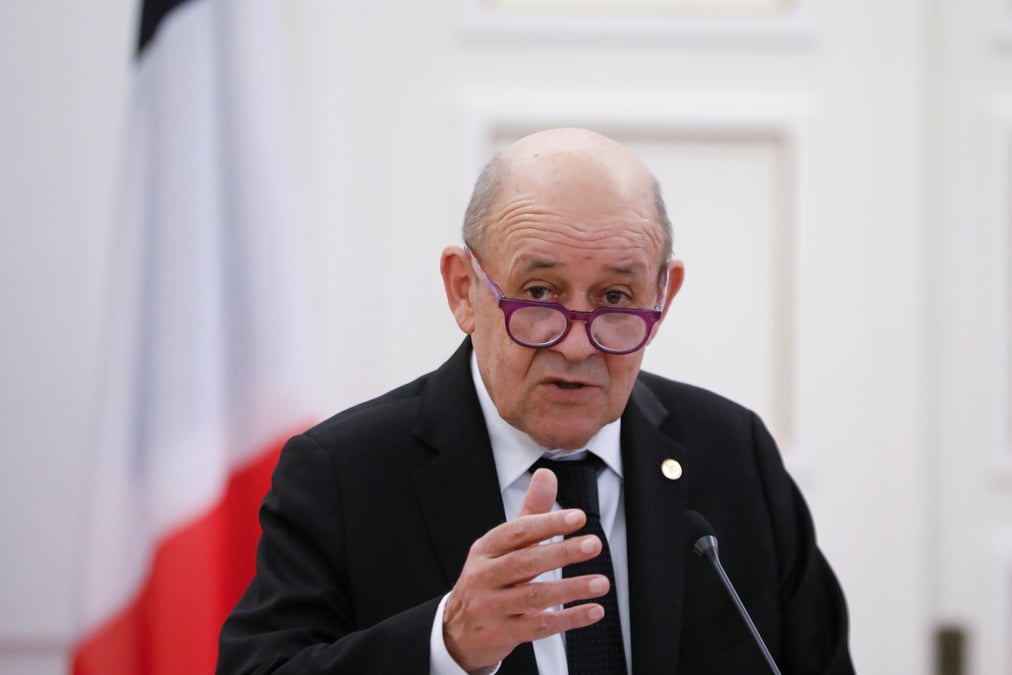 La france entreprend de raviver ses liens avec l'algerie