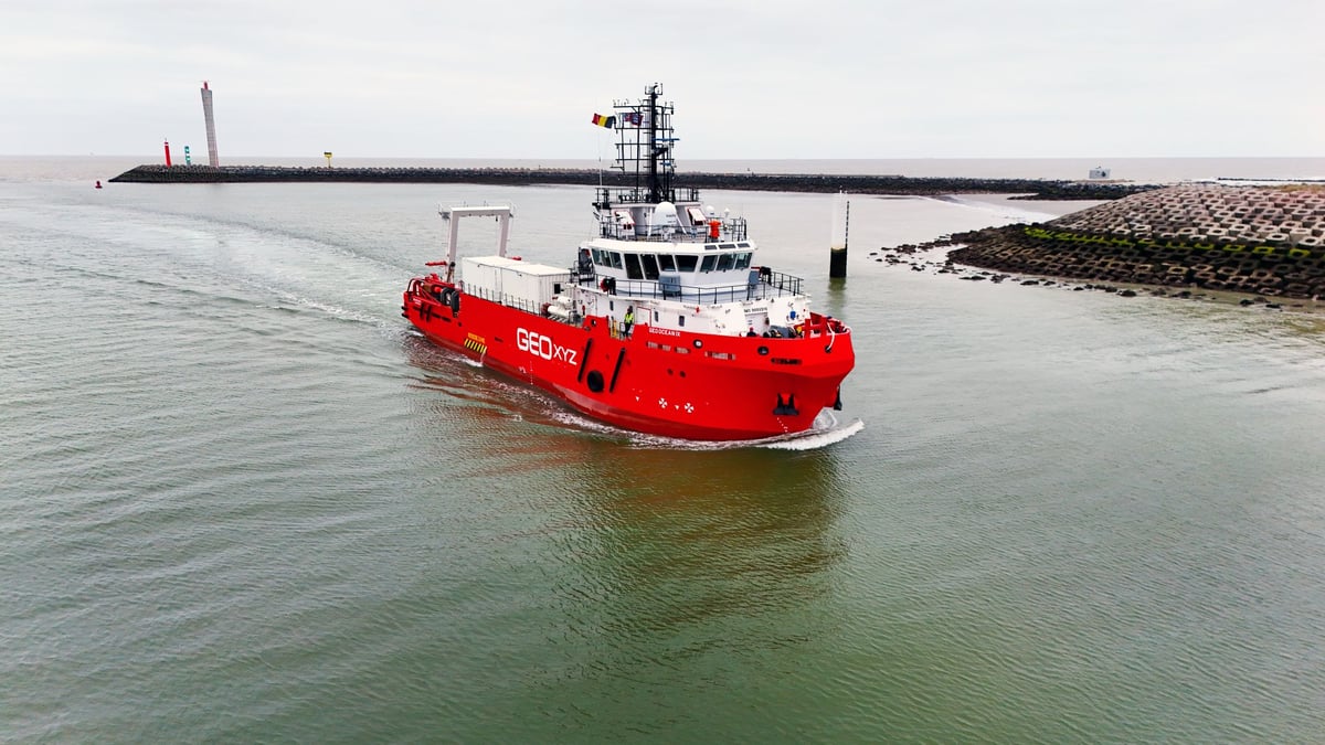 Jusqu’à la fin du mois de septembre, le navire Geo Ocean IX de la société GEOxyz effectuera les deux études des fonds marins nécessaires à la préparation de la phase d’installation des treize éoliennes flottantes du futur parc de Bretagne Sud. Celui-ci s’étendra sur 45 km2 à 20 kilomètres au large des côtes de Belle-Île-en-Mer.