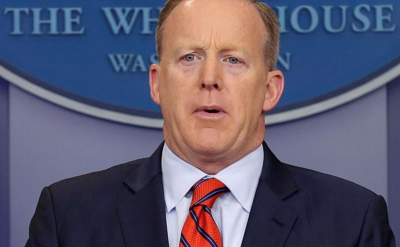 Tolle apres des declarations sur hitler du porte-parole de trump