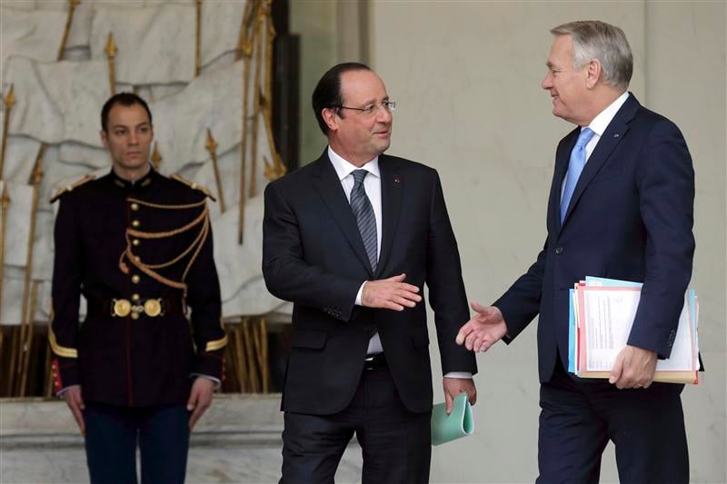 Jean-Marc Ayrault sépare "vie privée" et "fonction publique"