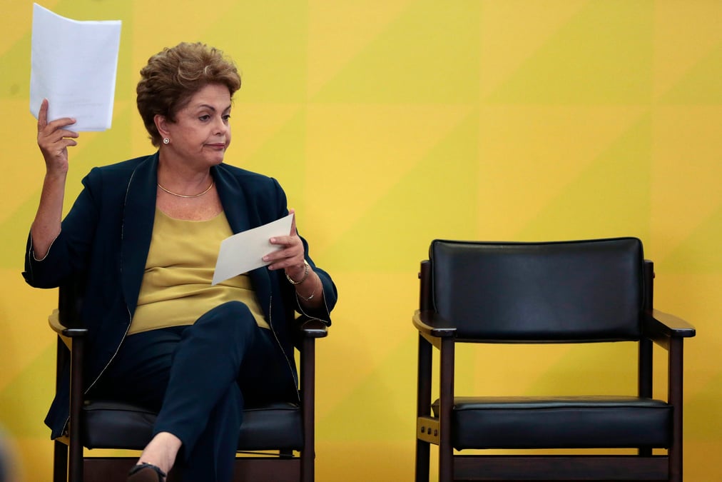 Dilma rousseff defend sa politique d'austerite pour le bresil