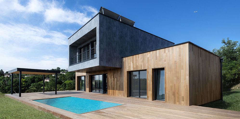 L'une des maisons fabriquées par Tradition en matériaux bio sourcés, à Sentenac