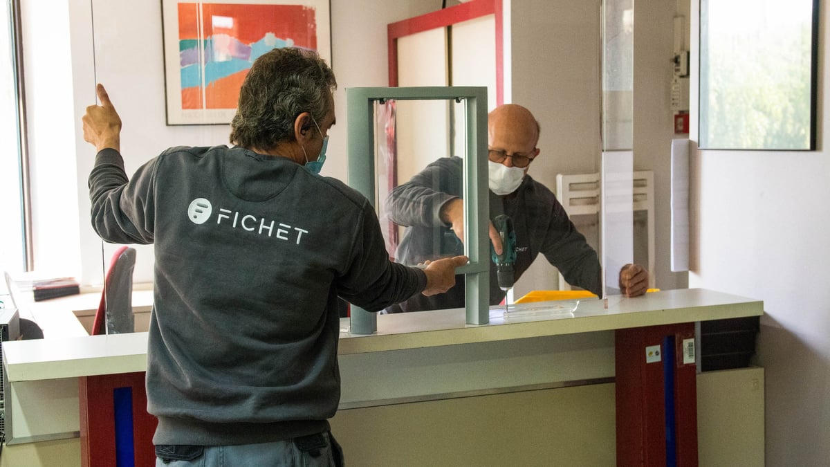 L'aménagement d'hygiaphones état tombé en désuétude dans les espaces accueillant du public. La lutte contre le Covid lui confère un regain d'intérêt.