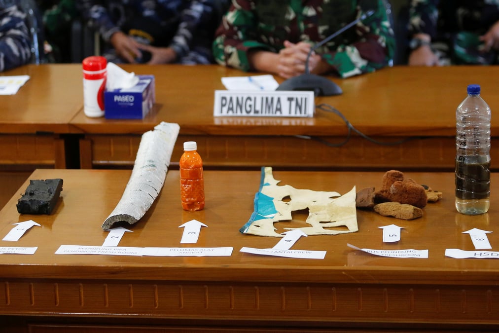 Les indonesiens ont recupere des debris pouvant provenir du sous-marin disparu