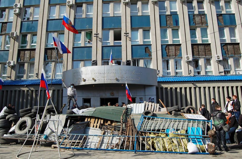 Les séparatistes érigent des barricades dans l'est de l'Ukraine