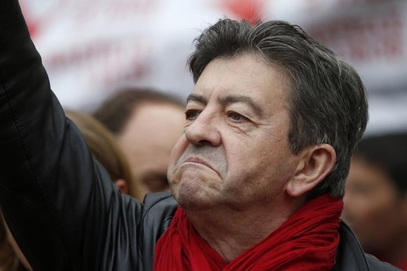 Le Monde condamne les attaques de Mélenchon