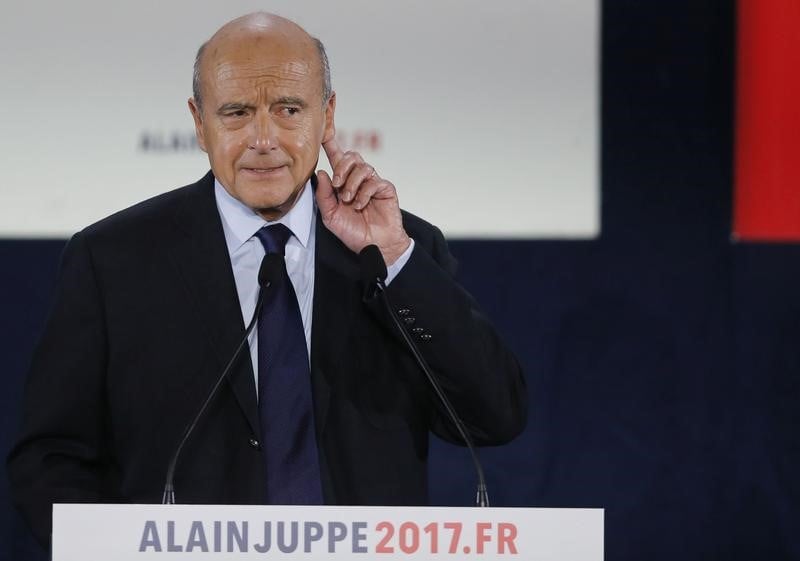 Juppe reste en tete dans un sondage